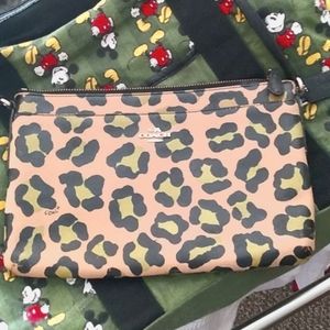 COACH RARE 🐆 PRINT CROSSBAG